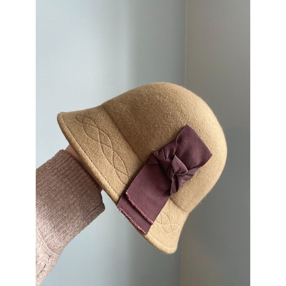 Albertus Swanepoel For Target Womens Tan Wool Cloche Hat W/ Purple Ribbon Bow